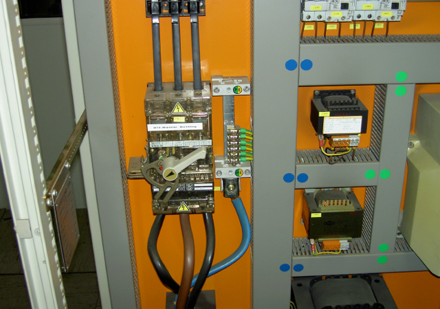 電氣柜主進(jìn)線