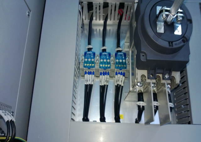 門手柄及小型分線配電結(jié)構(gòu)