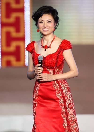 周濤 連續(xù)十五年擔(dān)任春晚的主持人