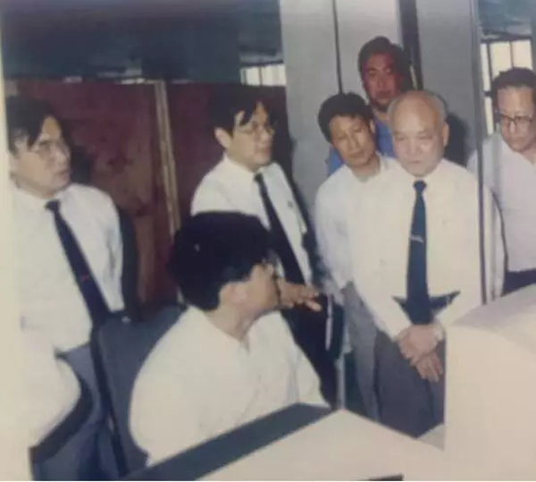 原人大副委員長來李佩瑤參觀西儀集團 原人大副委員長來李佩瑤參觀西儀集團