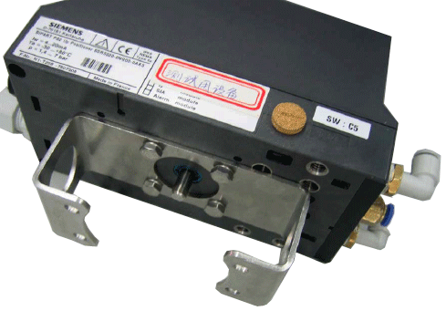 安裝支架固定在閥門定位器上 安裝支架固定在閥門定位器上