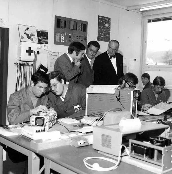 Georg H. Endress和音叉限位開關研發人員 Georg H. Endress和音叉限位開關研發人員