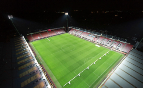 體育場(chǎng)四角布燈 體育場(chǎng)四角布燈