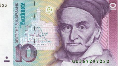 德幣10馬克印有高斯頭像，以及他的“代表作”高斯分布曲線